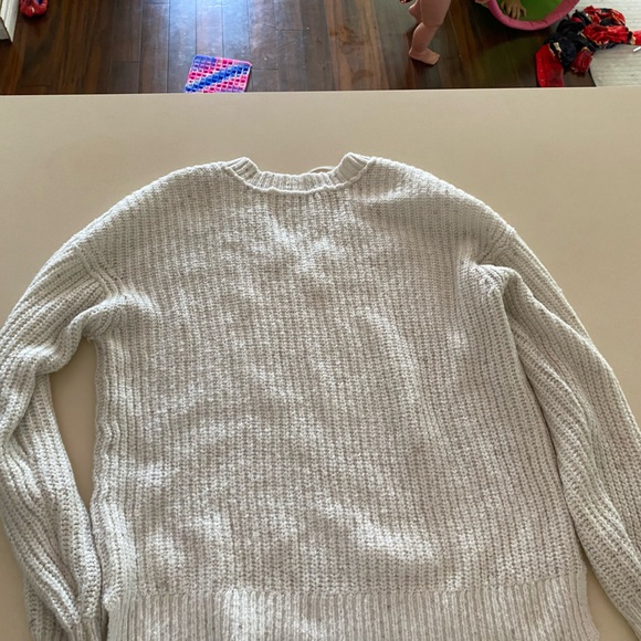 Gentle fawn sweater - Picture 2 of 10